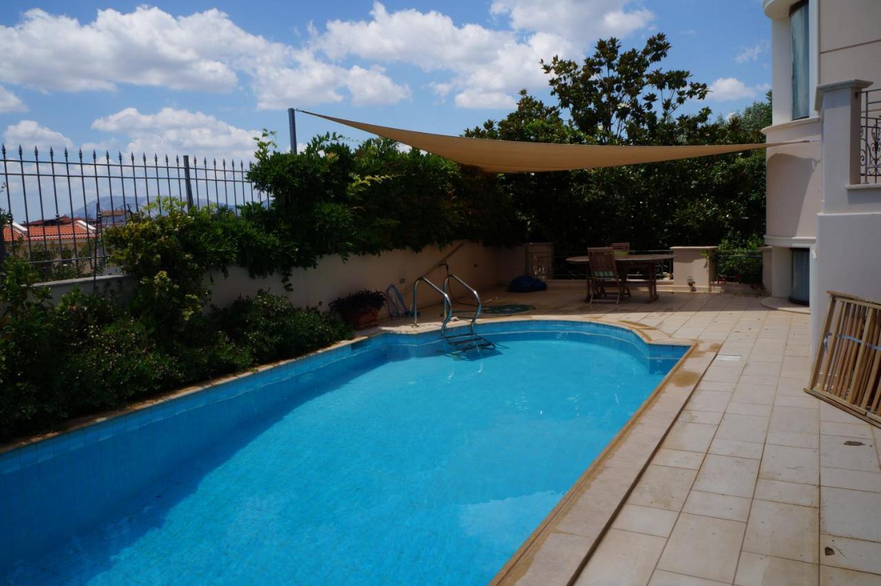 Apartment With A Garden, Bbq, Swimming Pool And Jacuzzi Dhráfi エクステリア 写真