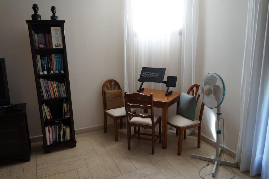 Apartment With A Garden, Bbq, Swimming Pool And Jacuzzi Dhráfi エクステリア 写真