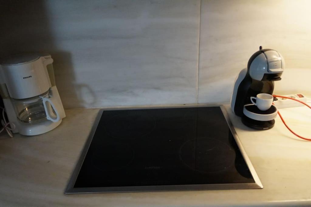 Apartment With A Garden, Bbq, Swimming Pool And Jacuzzi Dhráfi エクステリア 写真